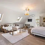 Octelle - - 3*